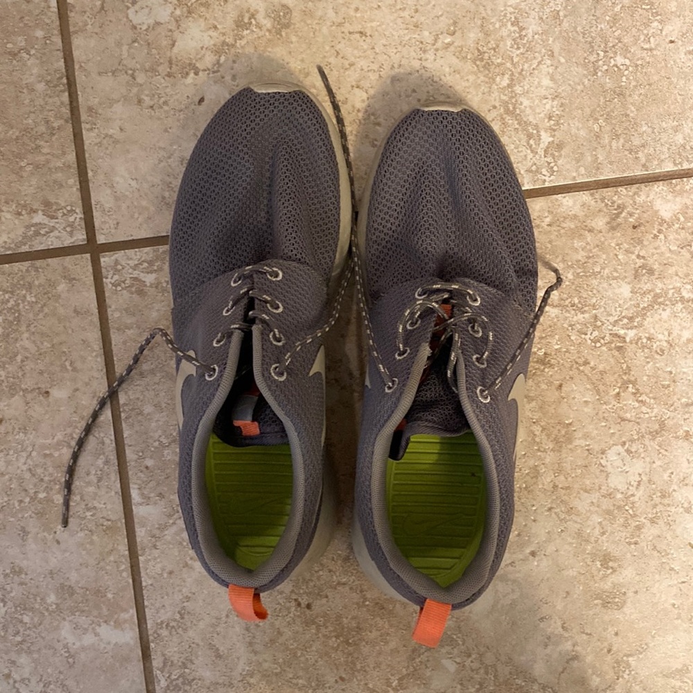 Gray Womens Nike Athletic Shoe, Size 9.5